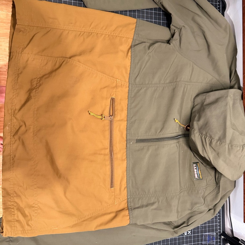L.L. Bean Green and Tan Windbreaker Weather-Resistant Jacket